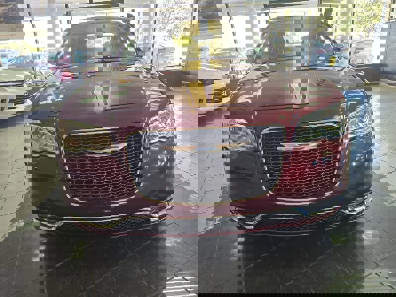 Used 2017 Chrysler 300 C w/ Harman/Kardon Audio Group image 2