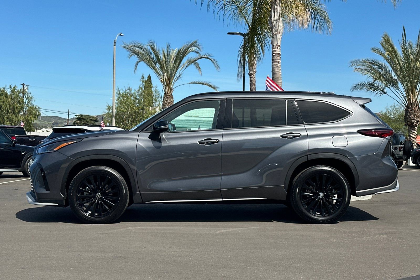 Used 2025 Toyota Highlander XSE image 7