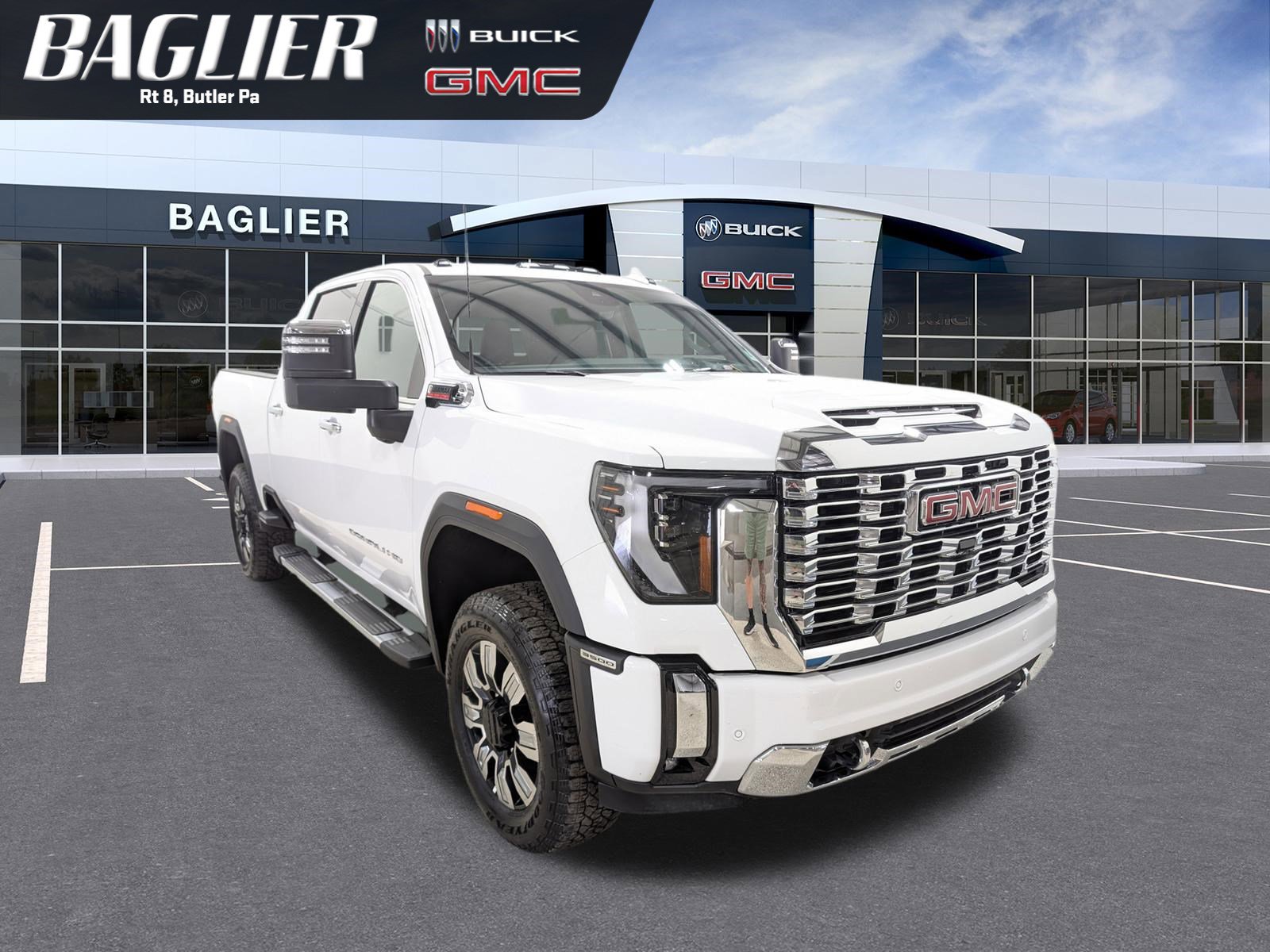 Used 2025 GMC Sierra 3500 Denali w/ Denali Reserve Package AWD/4WD image 1
