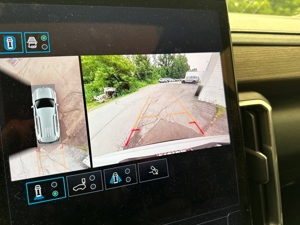 Used 2025 GMC Acadia Denali AWD/4WD image 34