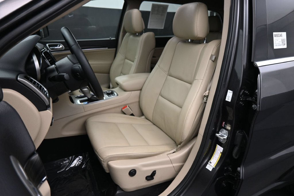 Used 2019 Jeep Grand Cherokee Limited AWD/4WD image 16
