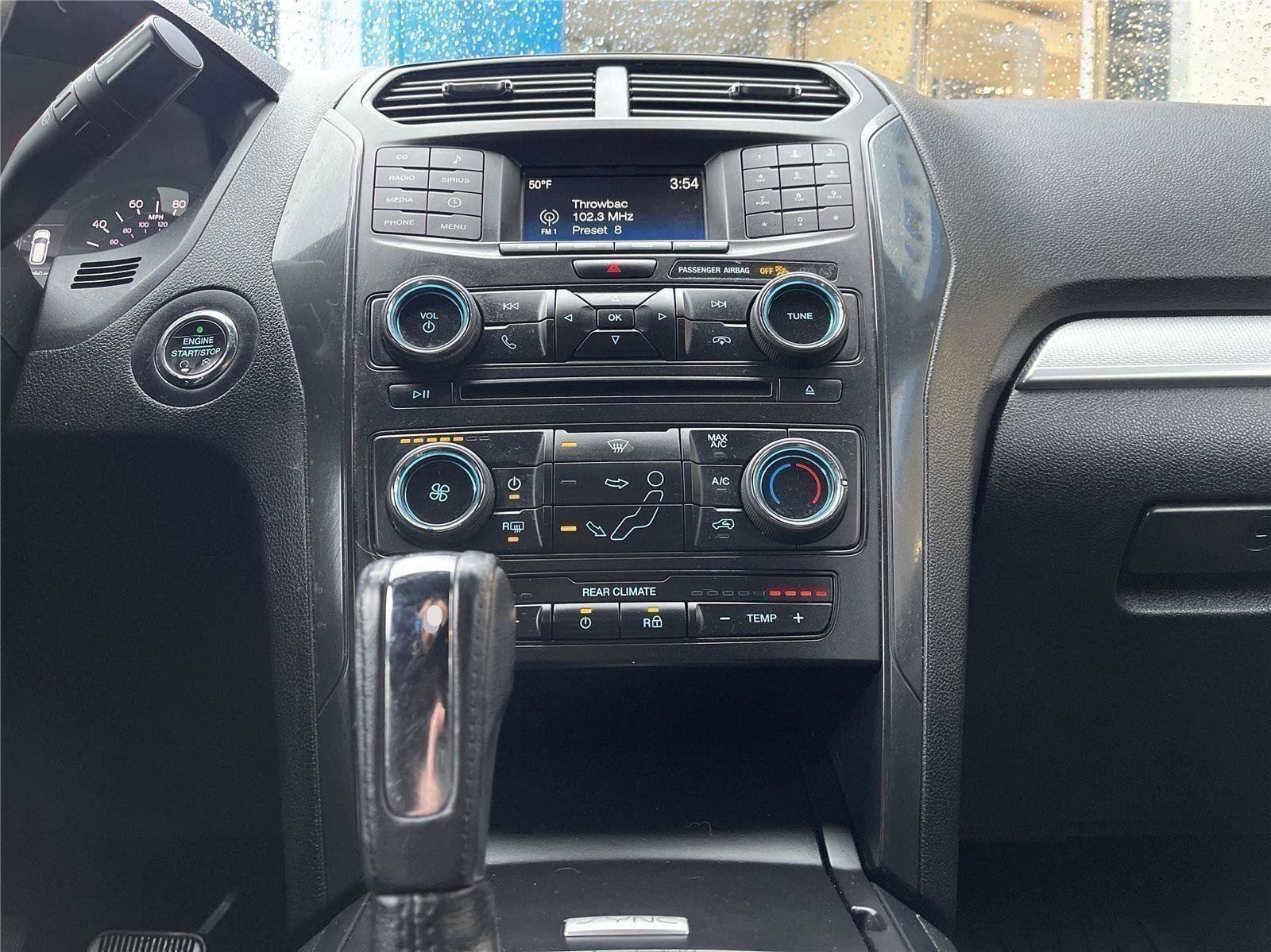 Used 2017 Ford Explorer XLT image 24