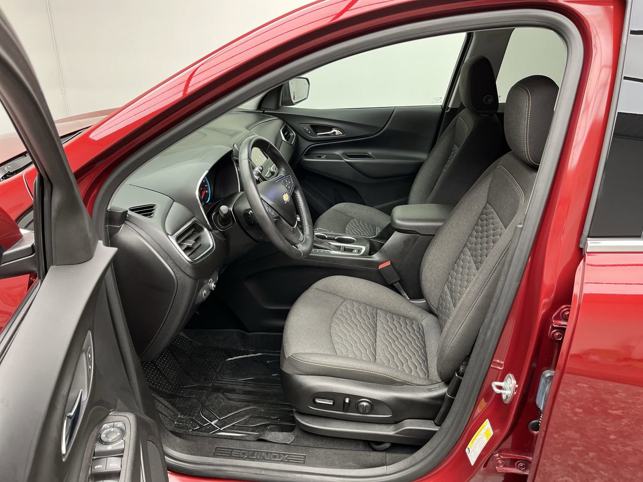 Used 2019 Chevrolet Equinox LT image 11