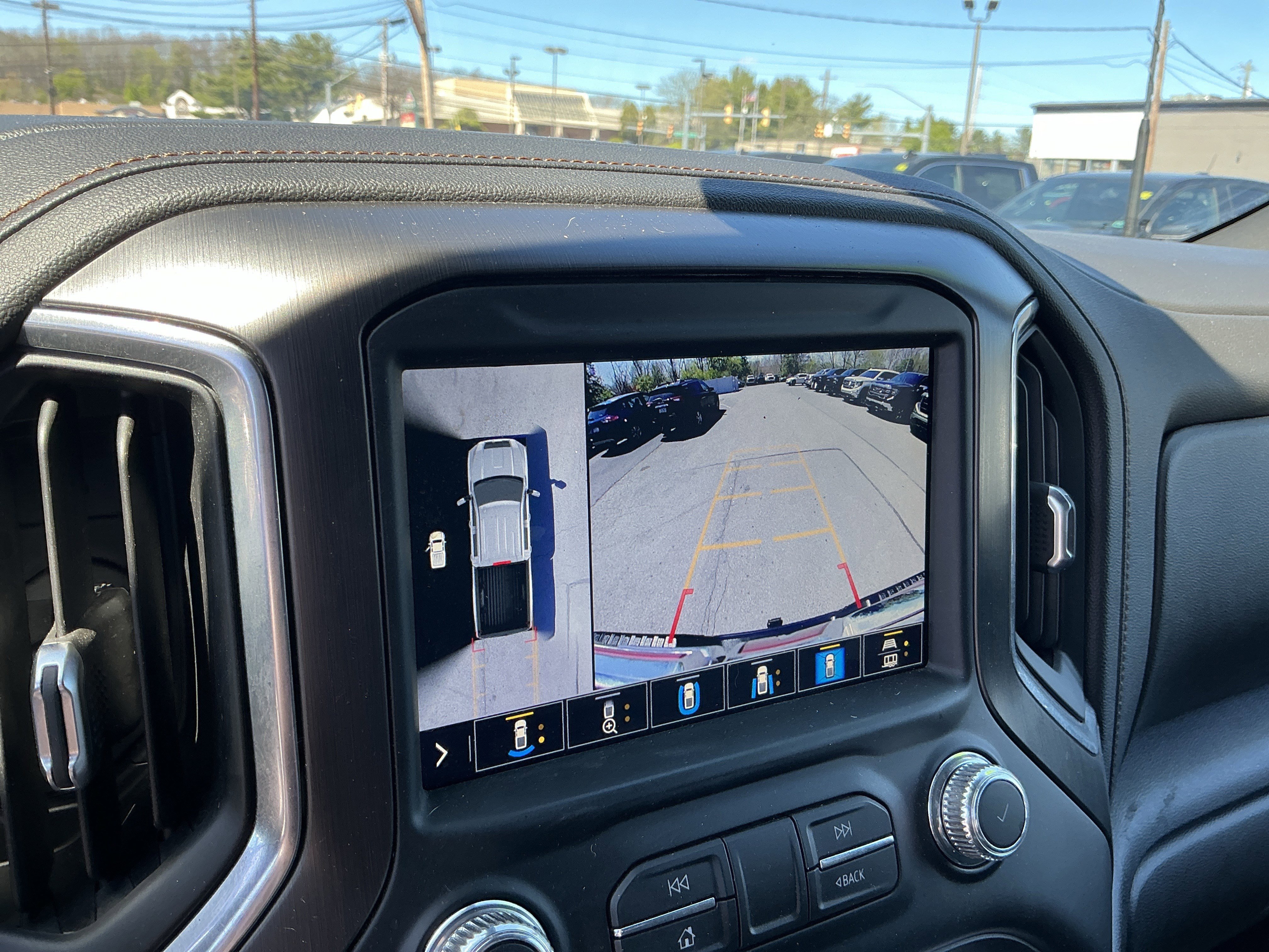 Used 2021 GMC Sierra 2500 AT4 w/ AT4 Premium Plus Package AWD/4WD image 24