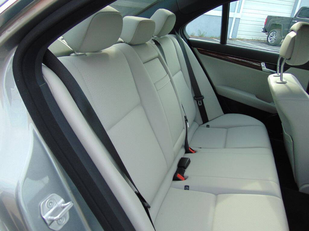 Used 2011 Mercedes-Benz C 300 Sedan image 21