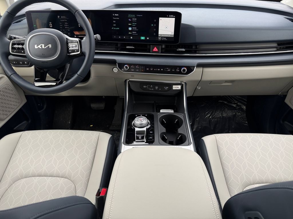 New 2026 Kia Carnival EX FWD image 10