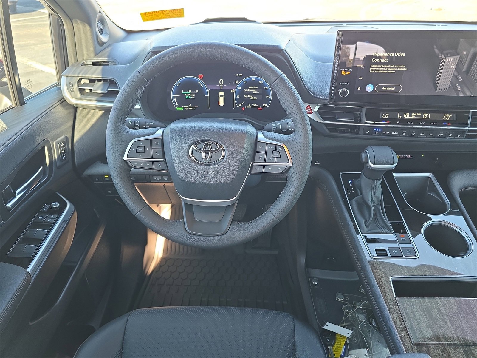 Used 2025 Toyota Sienna Platinum image 9