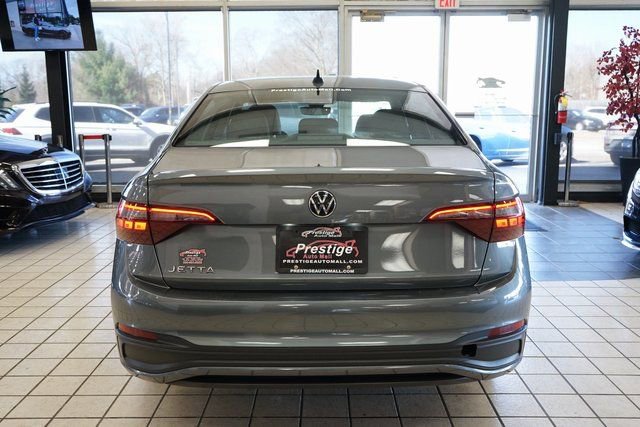 Used 2023 Volkswagen Jetta Sport image 13