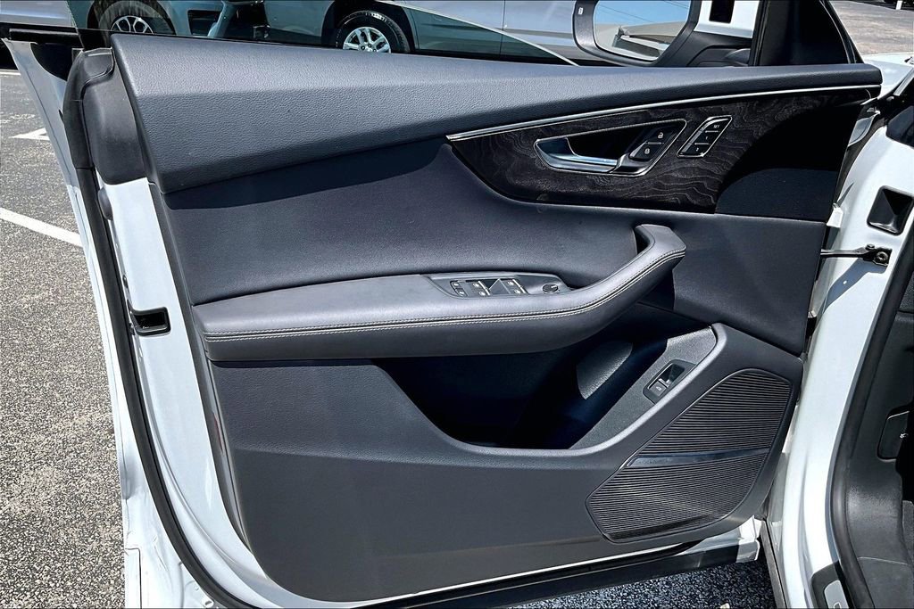 Used 2023 Audi Q8 Premium Plus w/ Premium Plus Package image 22