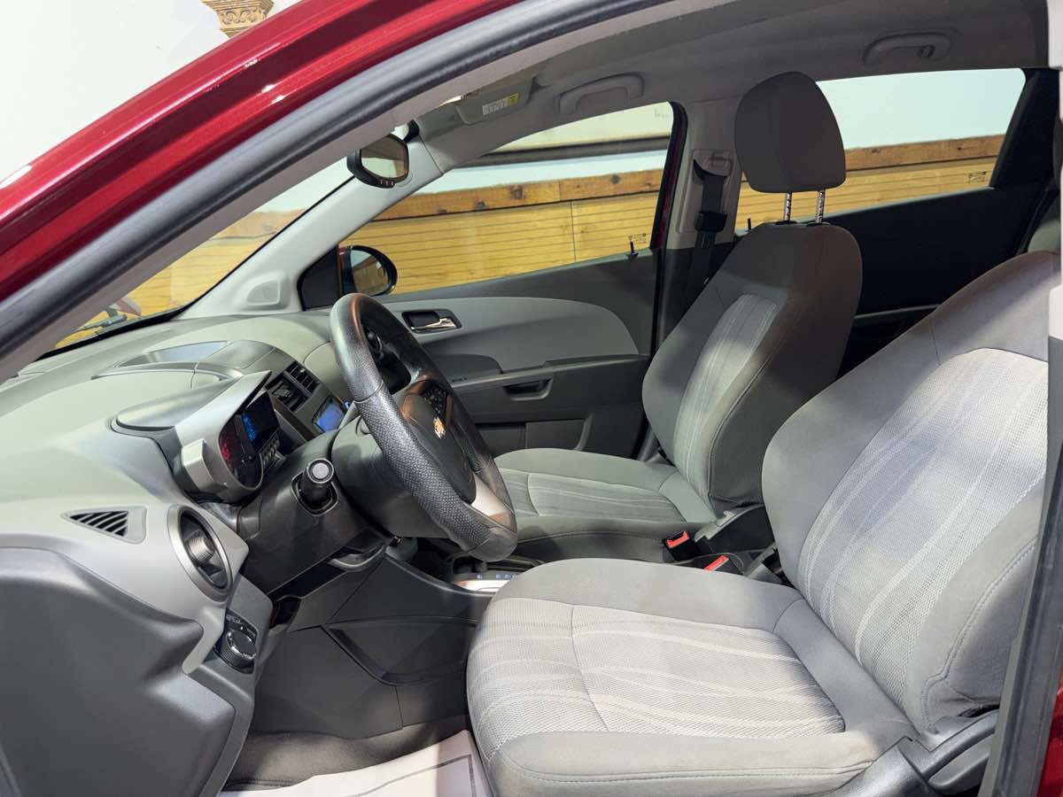 Used 2014 Chevrolet Sonic LT image 16