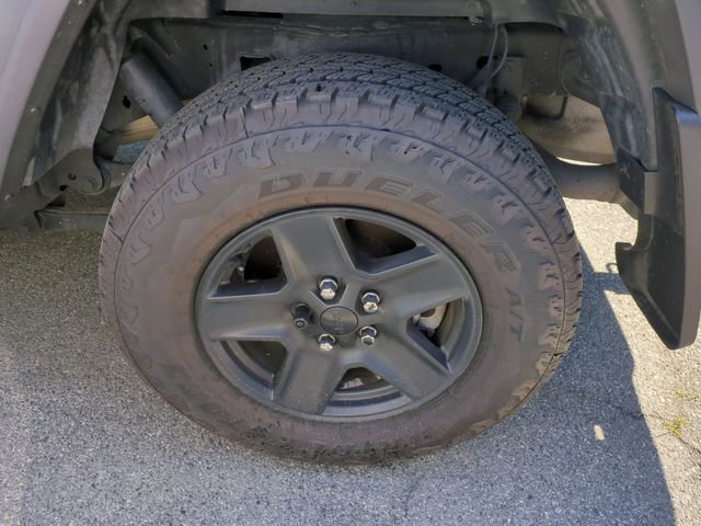 Used 2020 Jeep Gladiator Sport w/ Auxiliary Switch Group AWD/4WD image 10