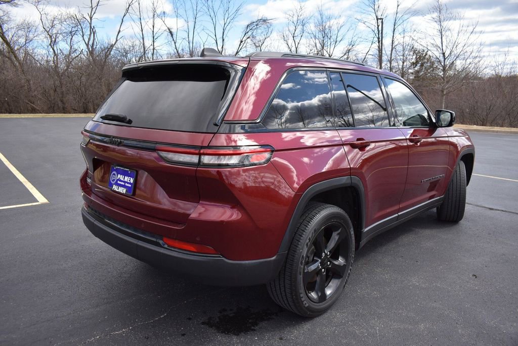 Used 2024 Jeep Grand Cherokee Altitude image 6