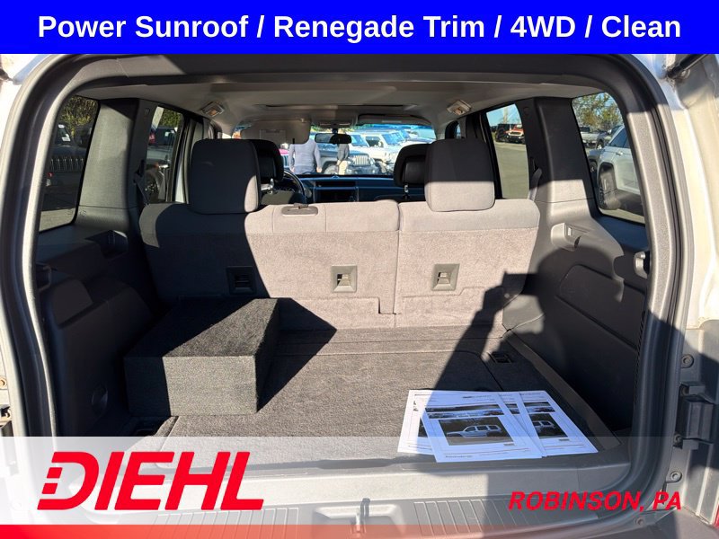 Used 2010 Jeep Liberty Renegade AWD/4WD image 7