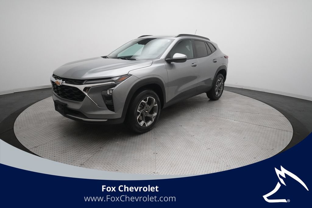 Used 2024 Chevrolet Trax LT w/ Driver Confidence Package FWD image 1