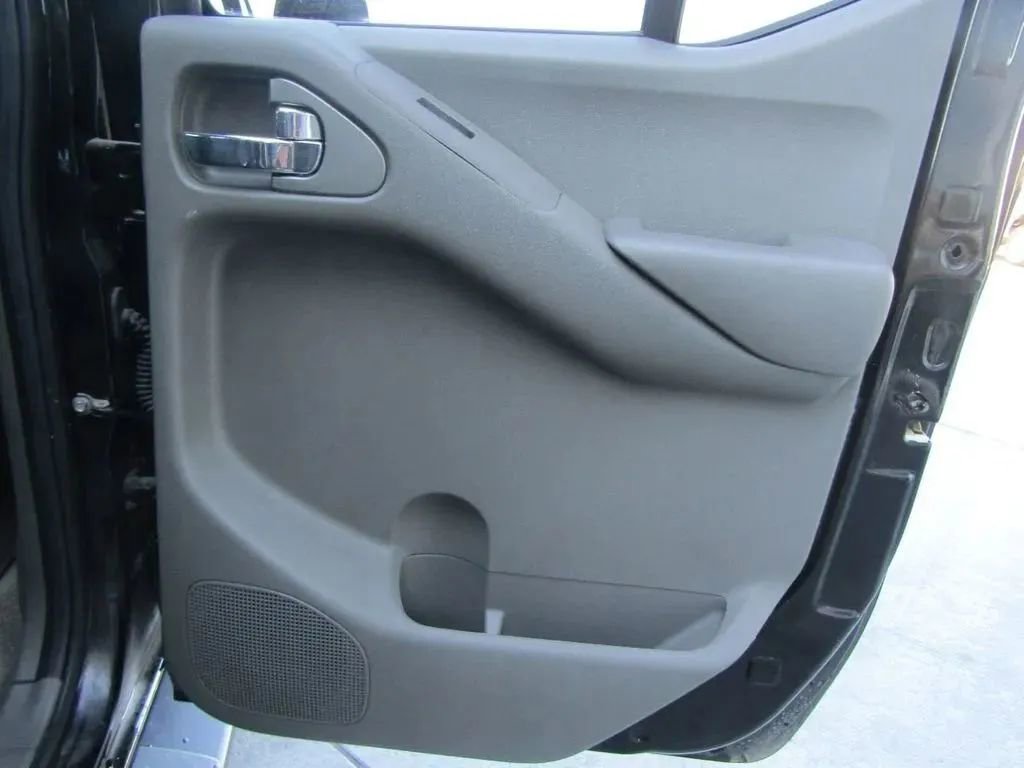 Used 2016 Nissan Frontier Desert Runner image 37