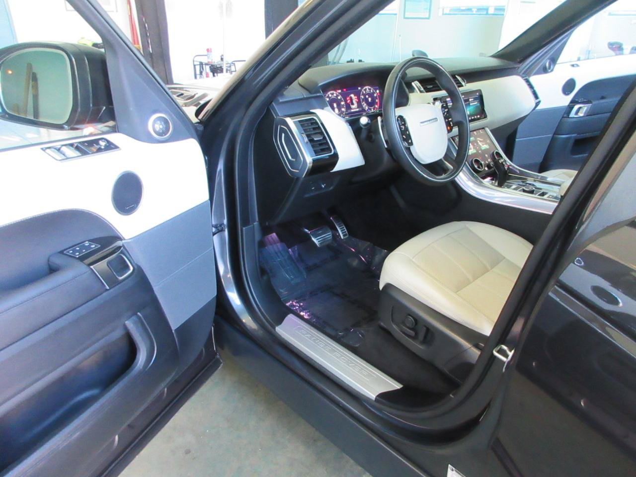 Used 2022 Land Rover Range Rover Sport HSE Silver Edition AWD/4WD image 7