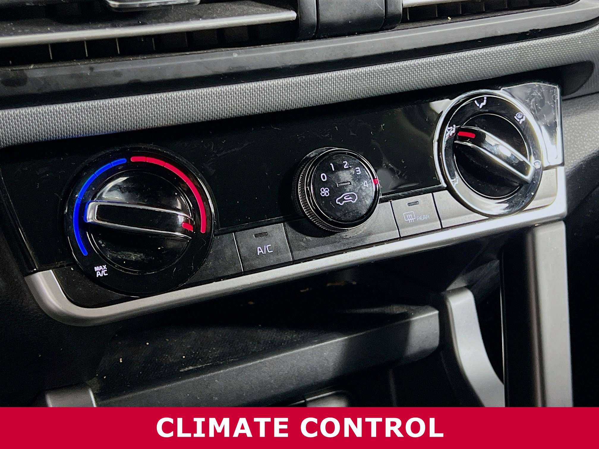 Used 2023 Kia Seltos LX image 10