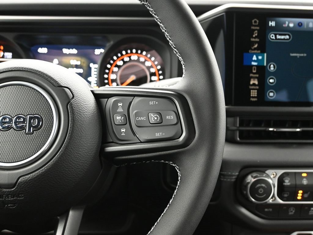 New 2025 Jeep Wrangler Unlimited Rubicon w/ Technology Group image 26