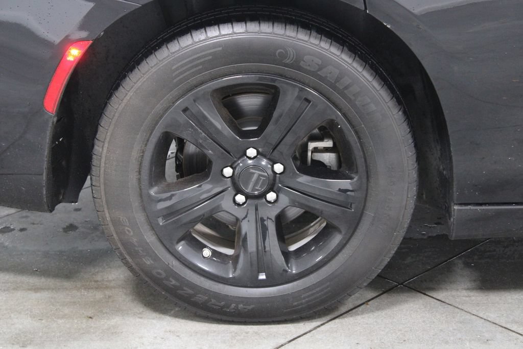 Used 2022 Dodge Charger SXT RWD image 12