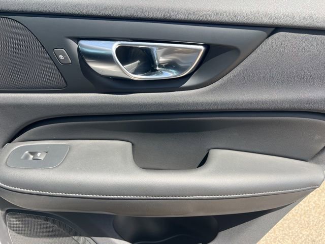 Used 2024 Volvo S60 B5 Core image 28