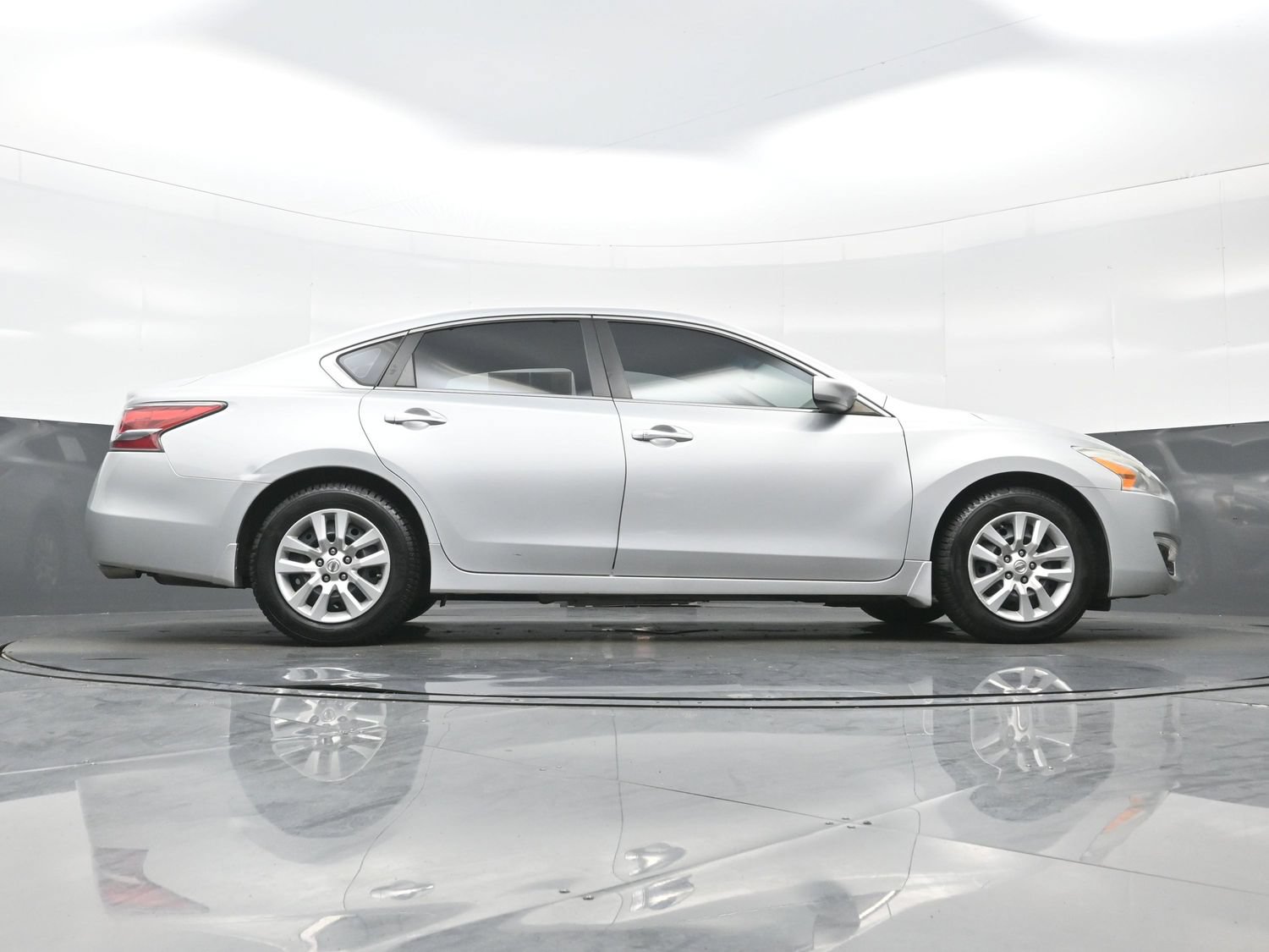 Used 2014 Nissan Altima 2.5 S w/ Display Audio Package FWD image 32