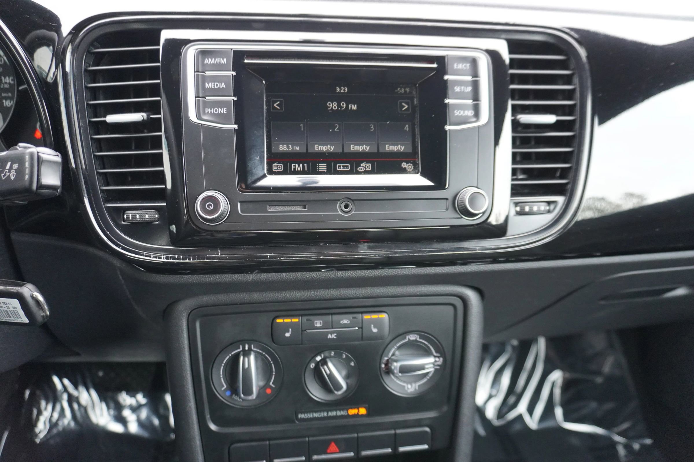 Used 2016 Volkswagen Beetle 1.8T image 13