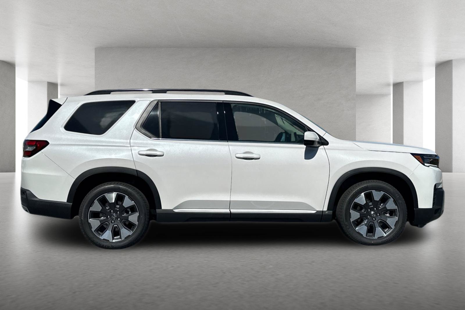 New 2026 Honda Pilot Touring image 3
