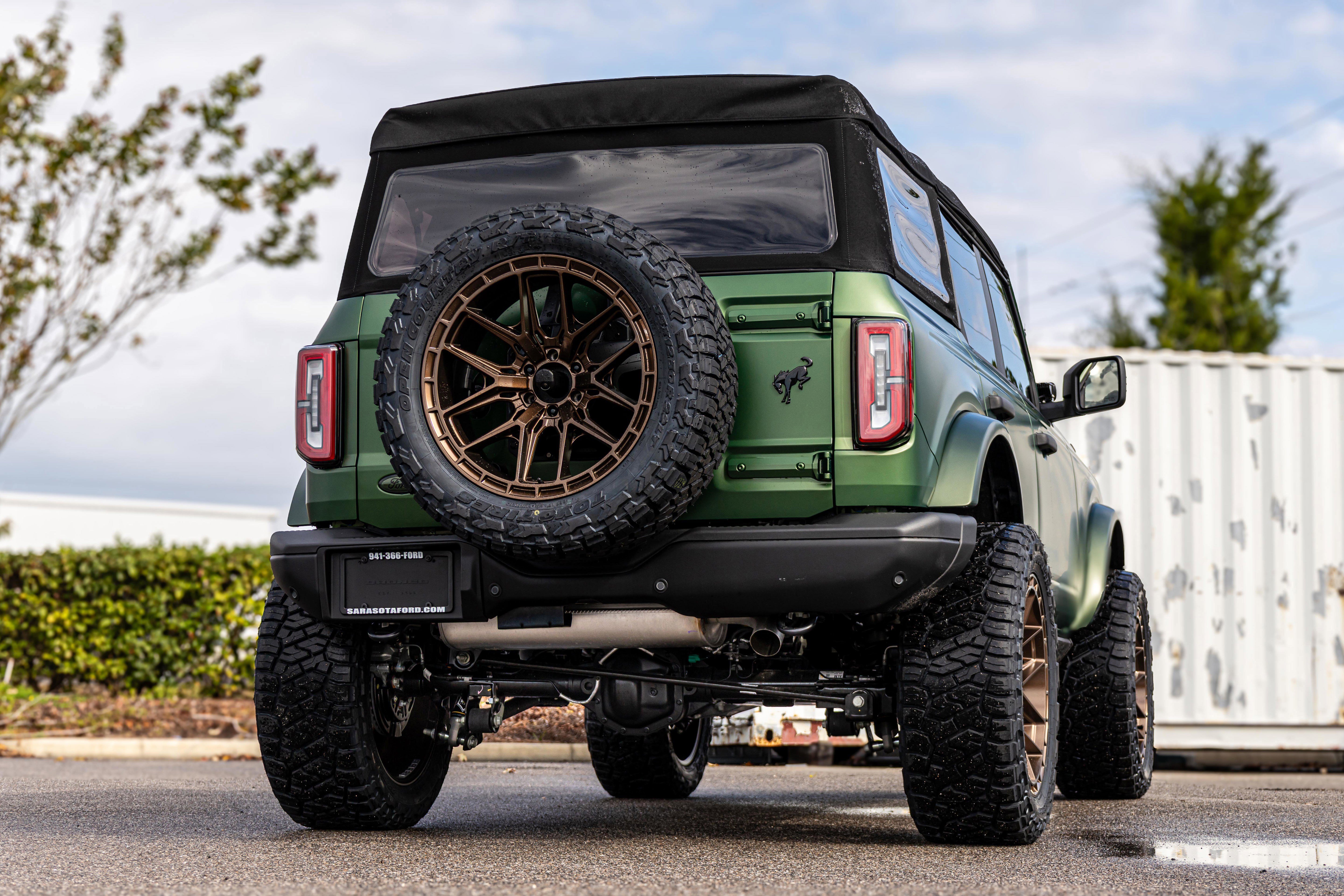 New 2025 Ford Bronco Badlands image 3