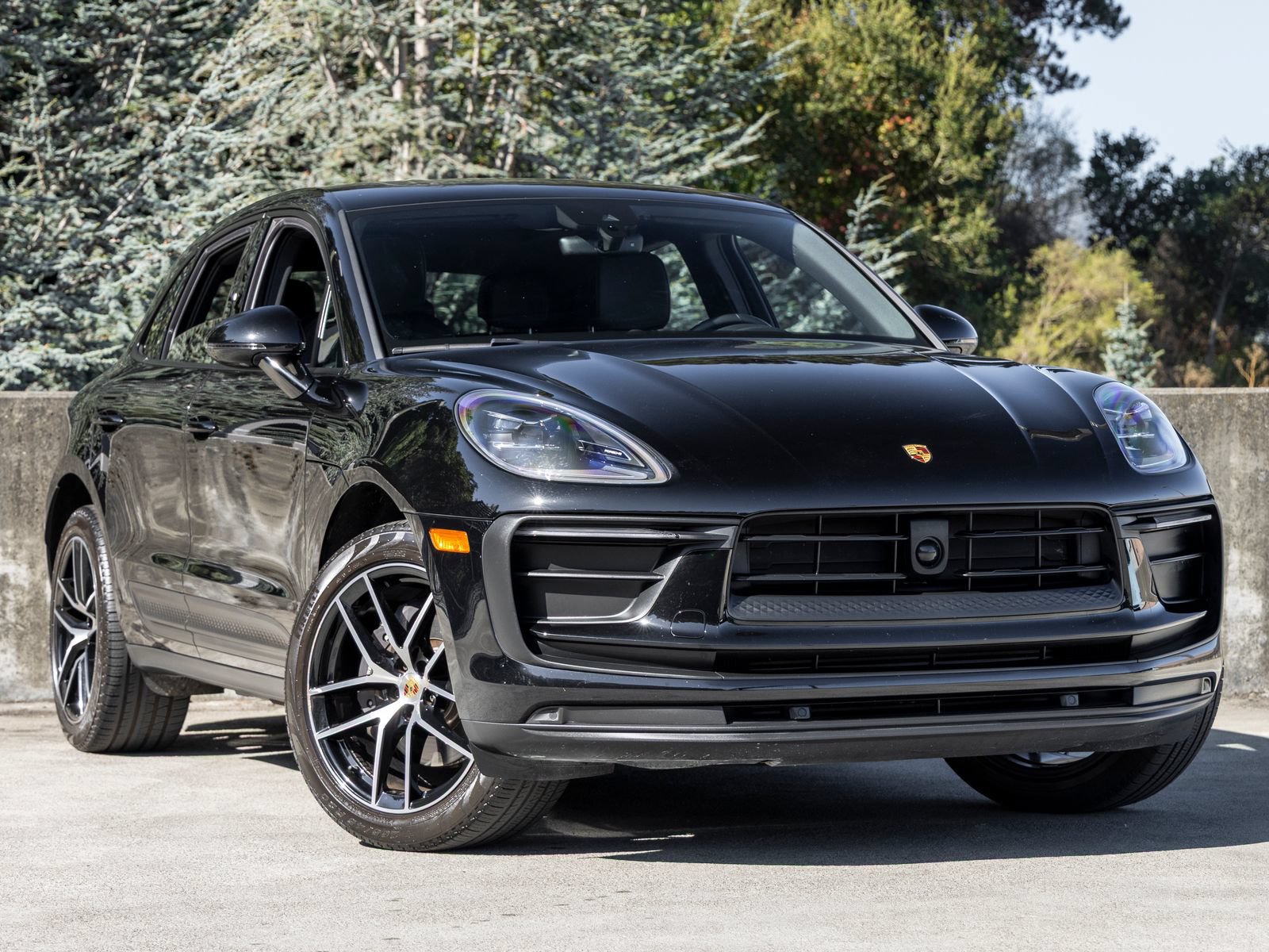 Certified 2023 Porsche Macan AWD/4WD image 6