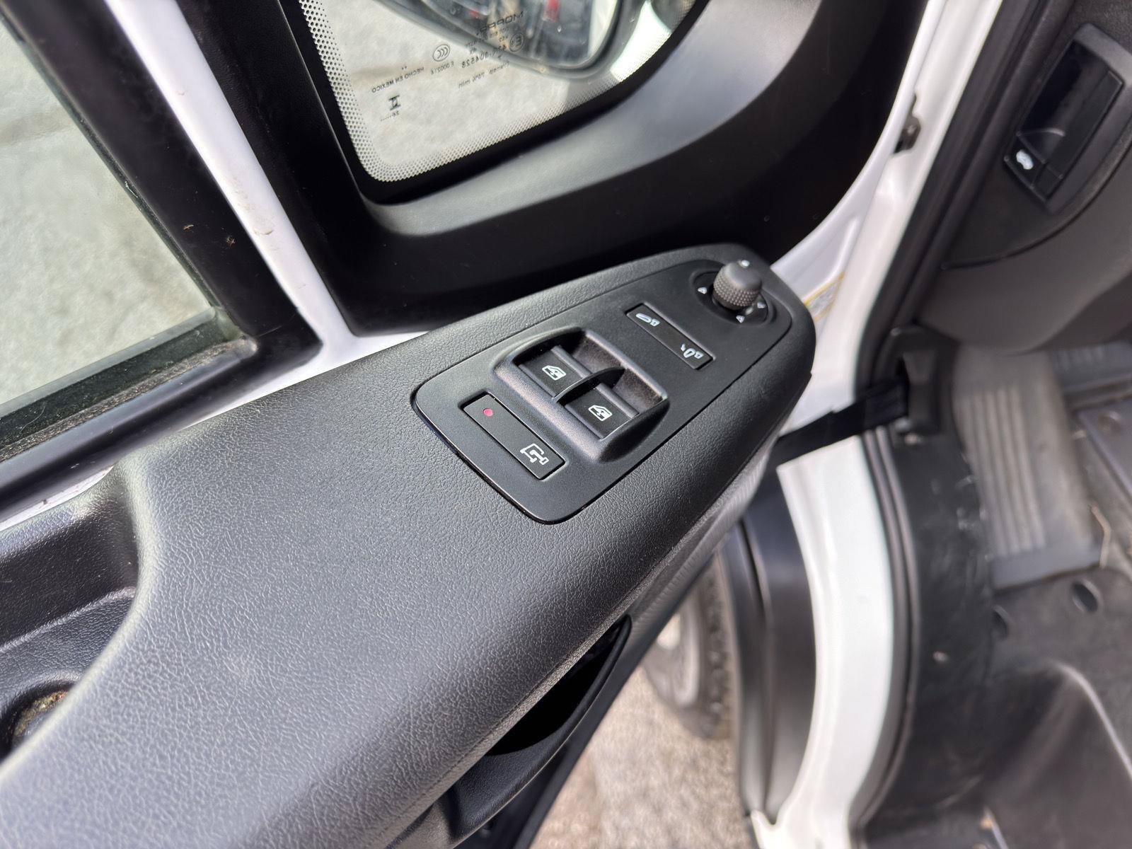 Used 2025 RAM ProMaster 2500 w/ Convenience Group FWD image 16