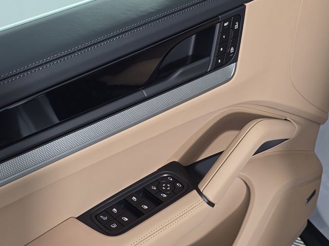 New 2026 Porsche Cayenne E-Hybrid image 16