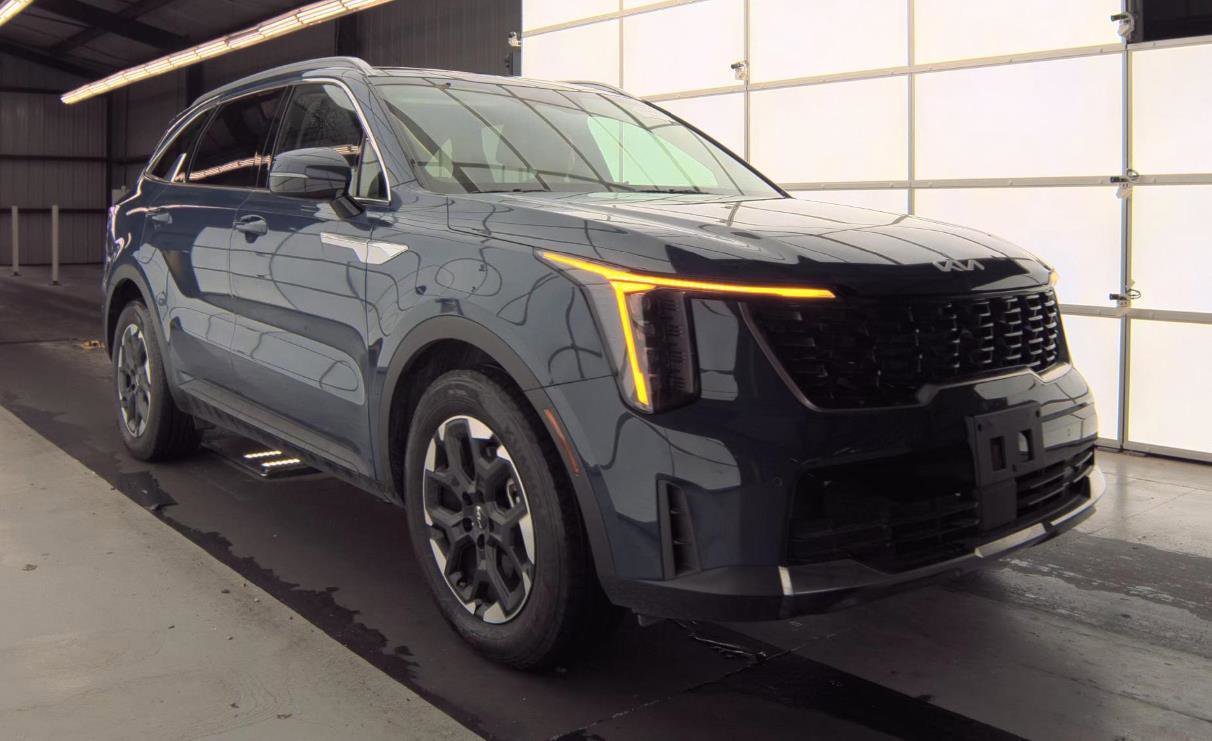 Used 2024 Kia Sorento S w/ Panoramic Sunroof Package