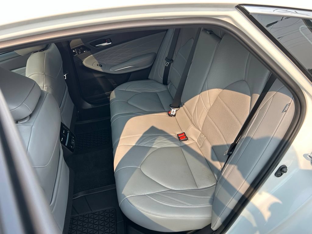 Certified 2021 Toyota Avalon Limited w/ Advanced Safety Package FWD image 12