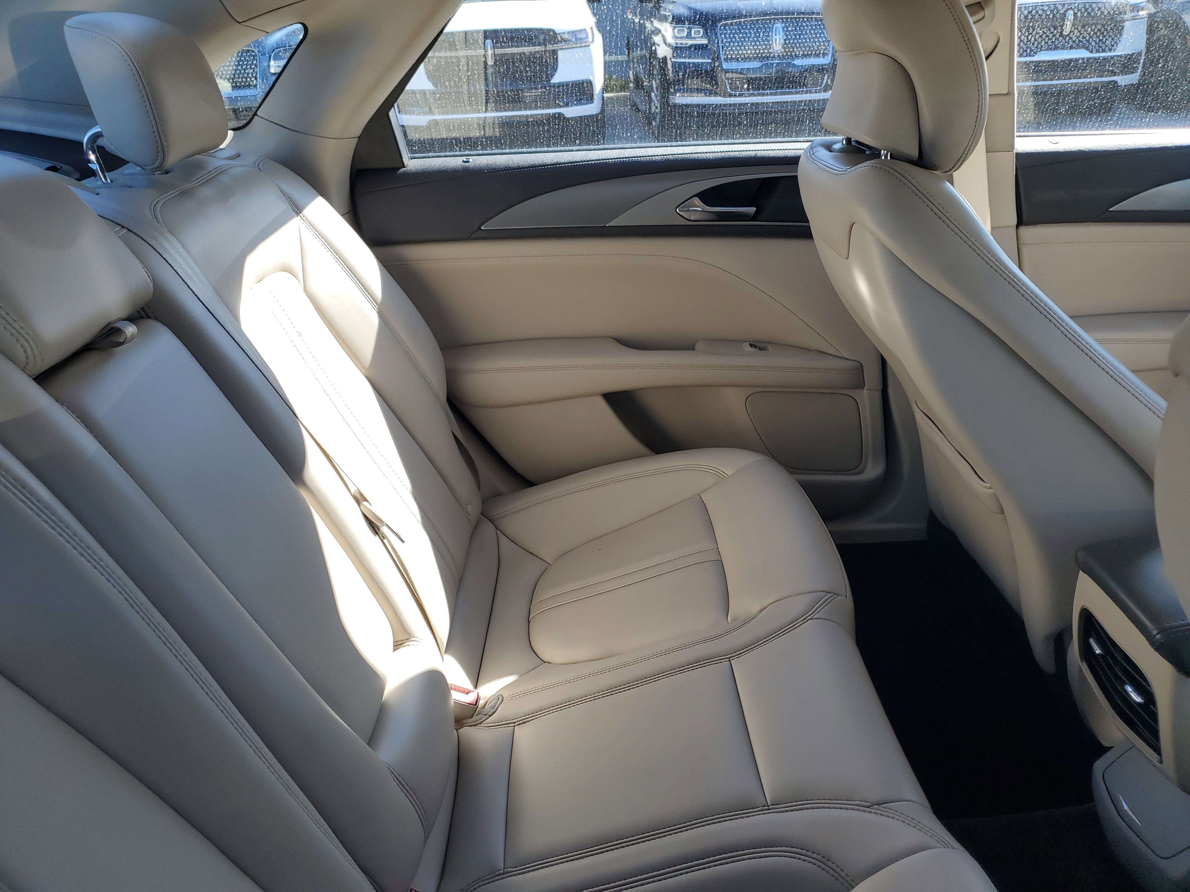 Used 2017 Lincoln MKZ Premiere image 12