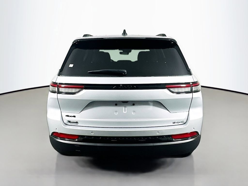 New 2025 Jeep Grand Cherokee Altitude image 6