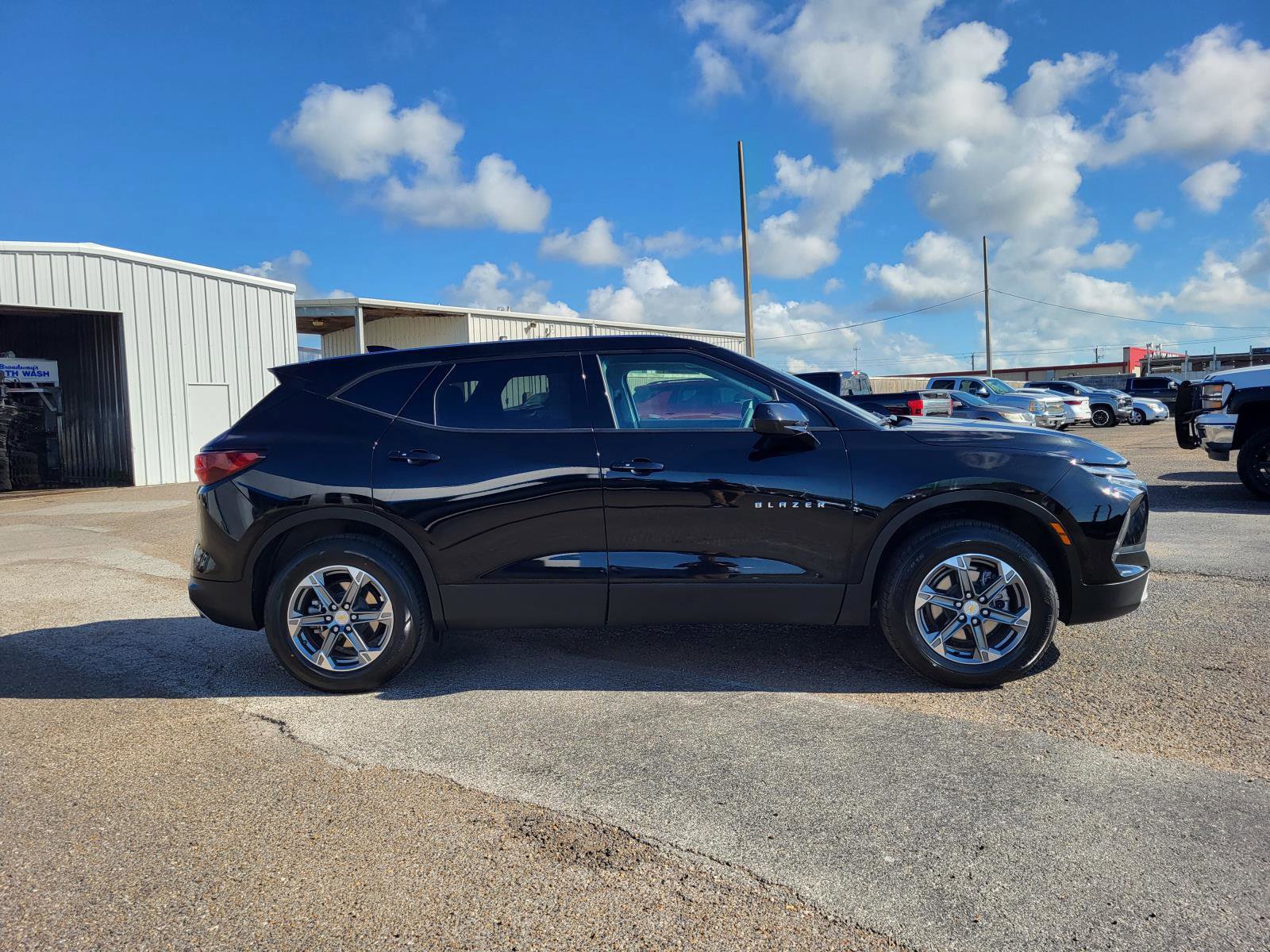 Used 2025 Chevrolet Blazer LT FWD image 6