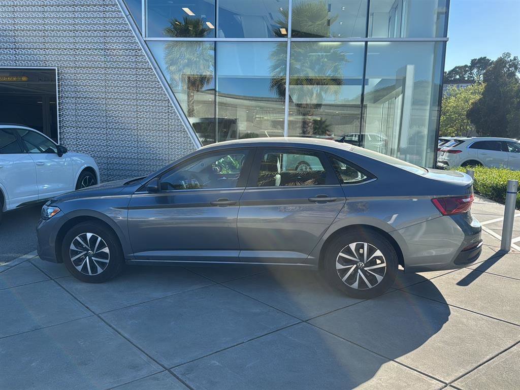 Used 2023 Volkswagen Jetta S image 9