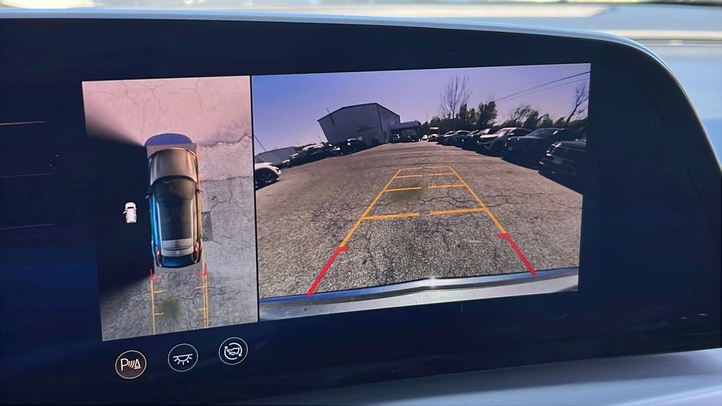 Used 2024 Cadillac Lyriq Luxury image 28