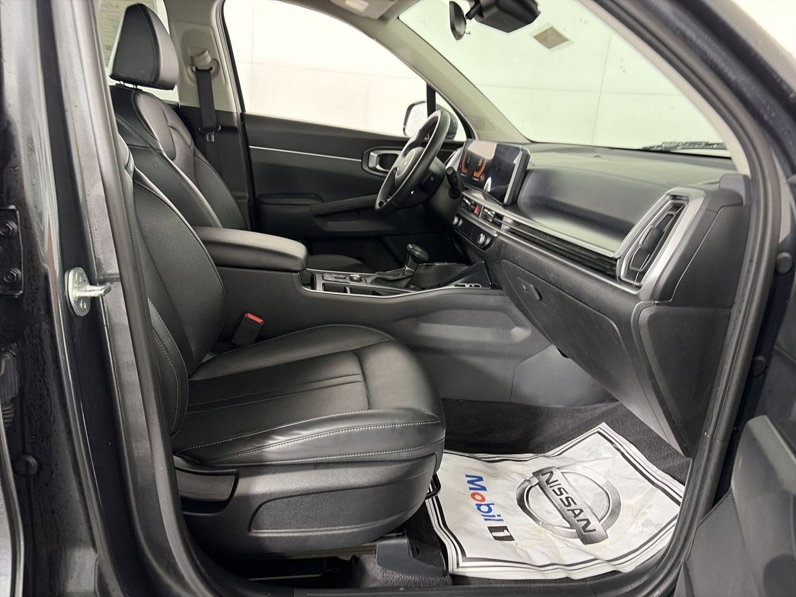 Certified 2024 Kia Sorento S image 43