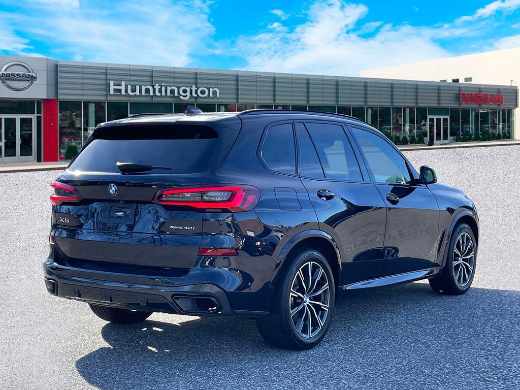 Used 2022 BMW X5 xDrive40i w/ M Sport Package AWD/4WD image 6