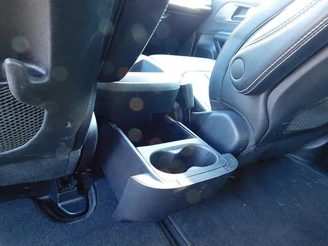 Used 2025 Chrysler Pacifica Select FWD image 11