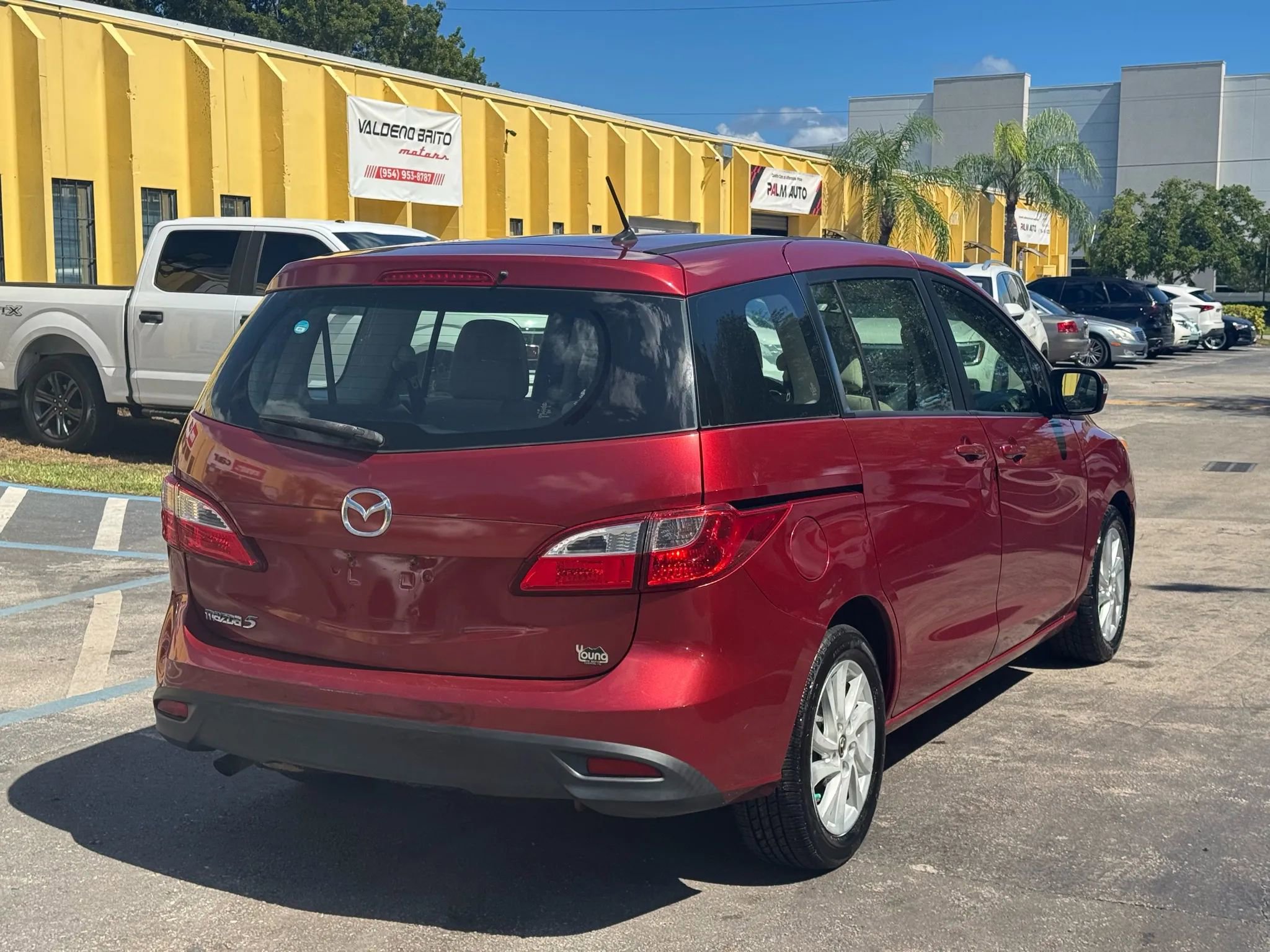 Used 2013 MAZDA MAZDA5 Sport image 8