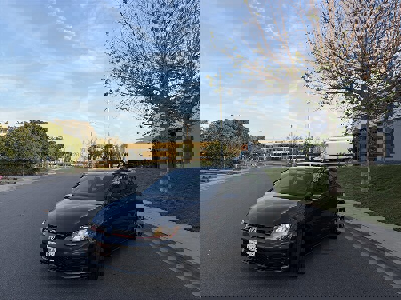 Used 2017 Volkswagen GTI SE image 30