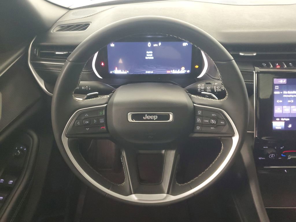 Used 2024 Jeep Grand Cherokee L Altitude image 14