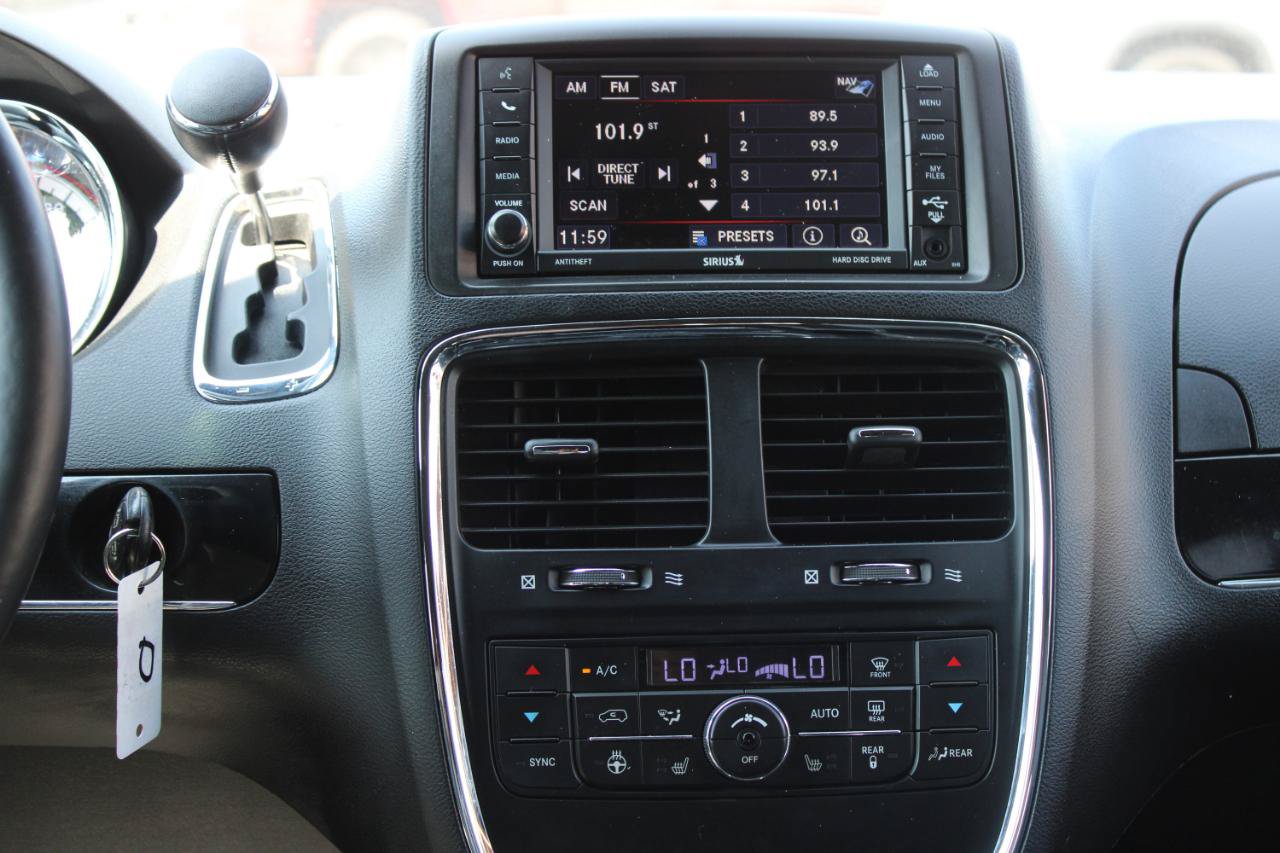 Used 2016 Dodge Grand Caravan SXT FWD image 10