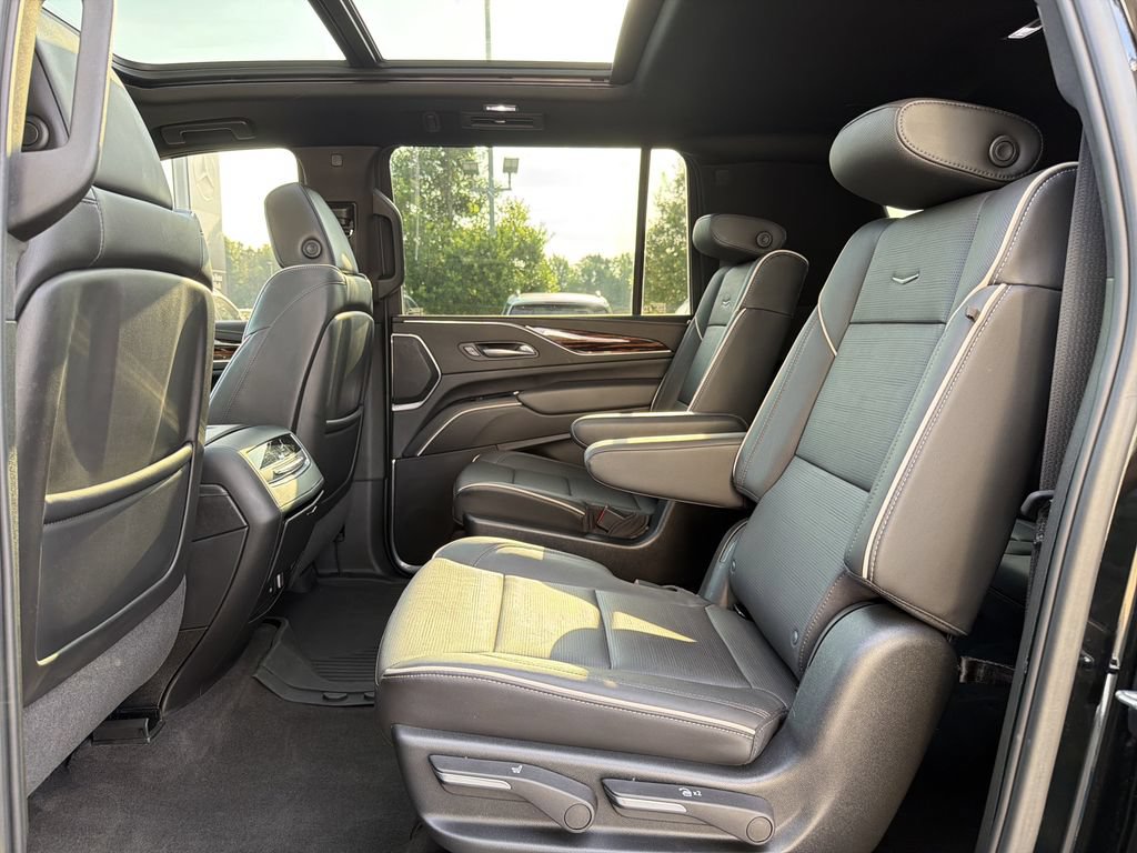 Used 2023 Cadillac Escalade ESV Premium Luxury w/ LPO, Floor Liner Package AWD/4WD image 13