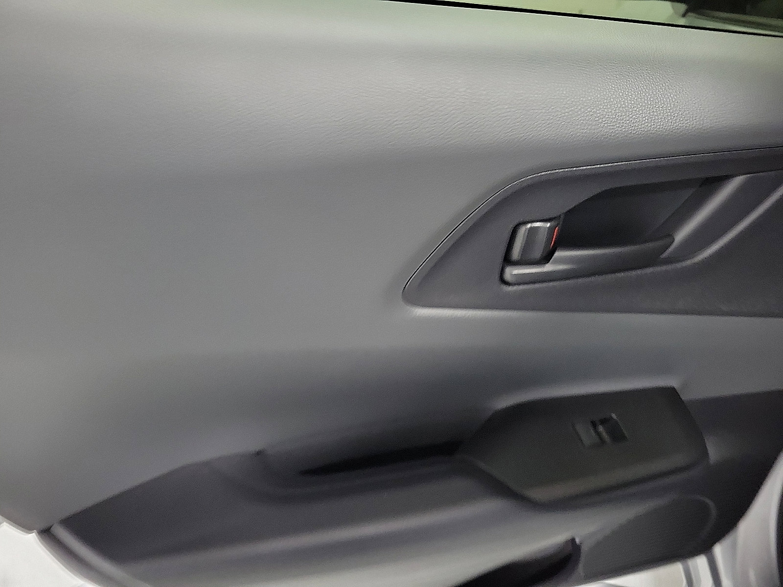 Certified 2025 Toyota Prius LE FWD image 10