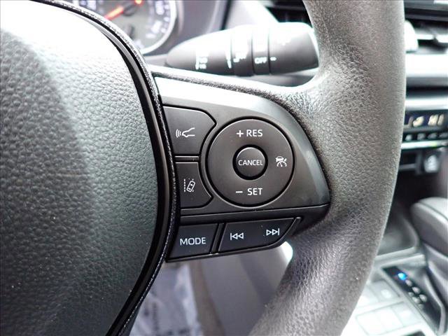 Used 2021 Toyota RAV4 XLE w/ Convenience Package FWD image 16