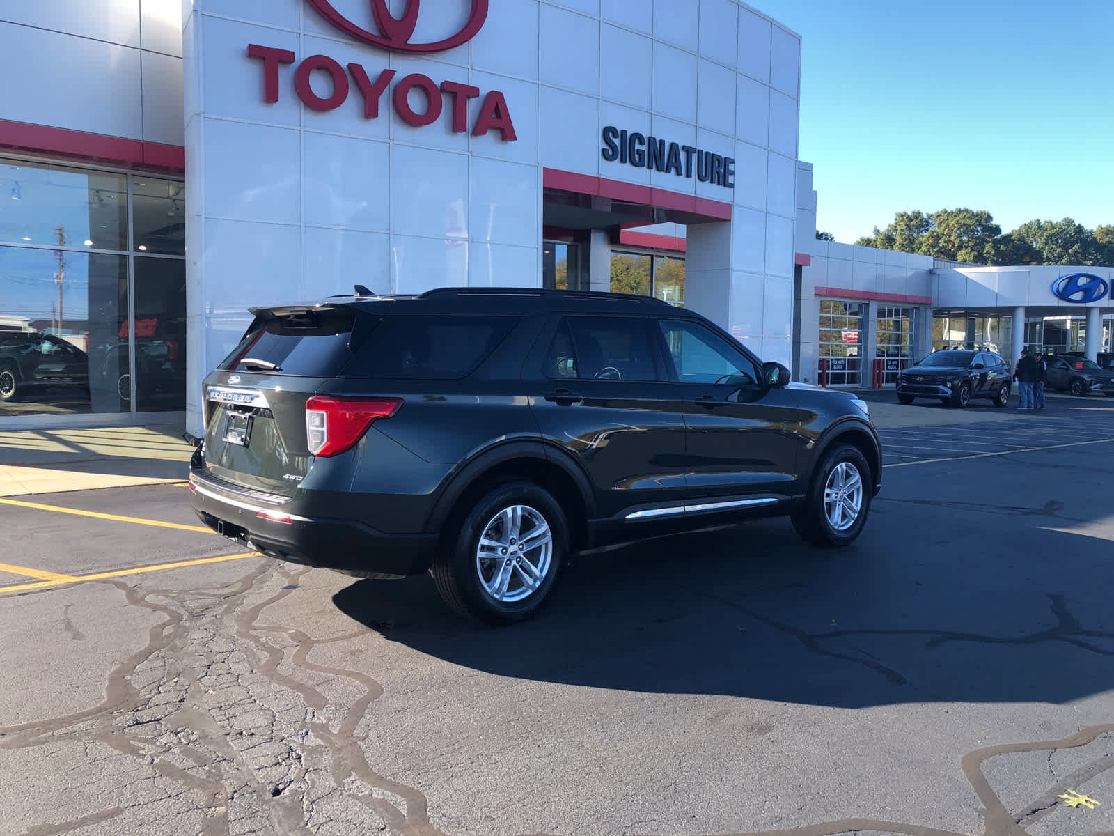 Used 2023 Ford Explorer XLT w/ Class IV Trailer Tow Package video 2