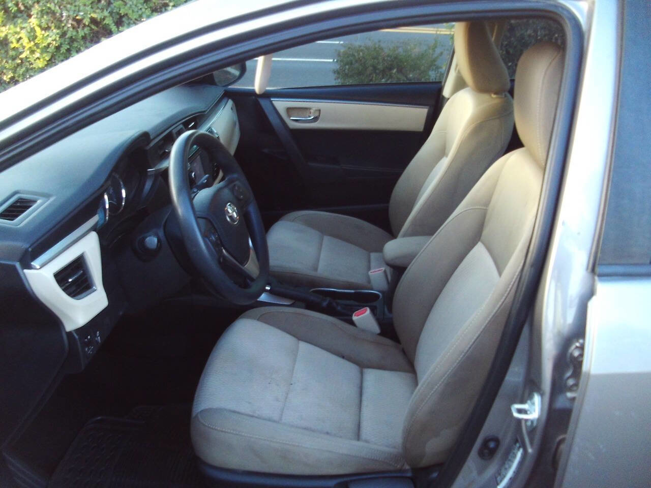 Used 2015 Toyota Corolla LE image 24